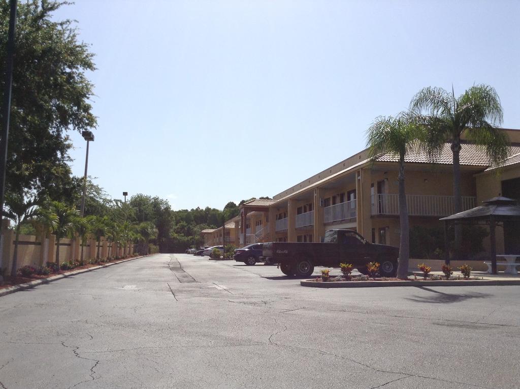 Rodeway Inn Port Richey North Exterior foto