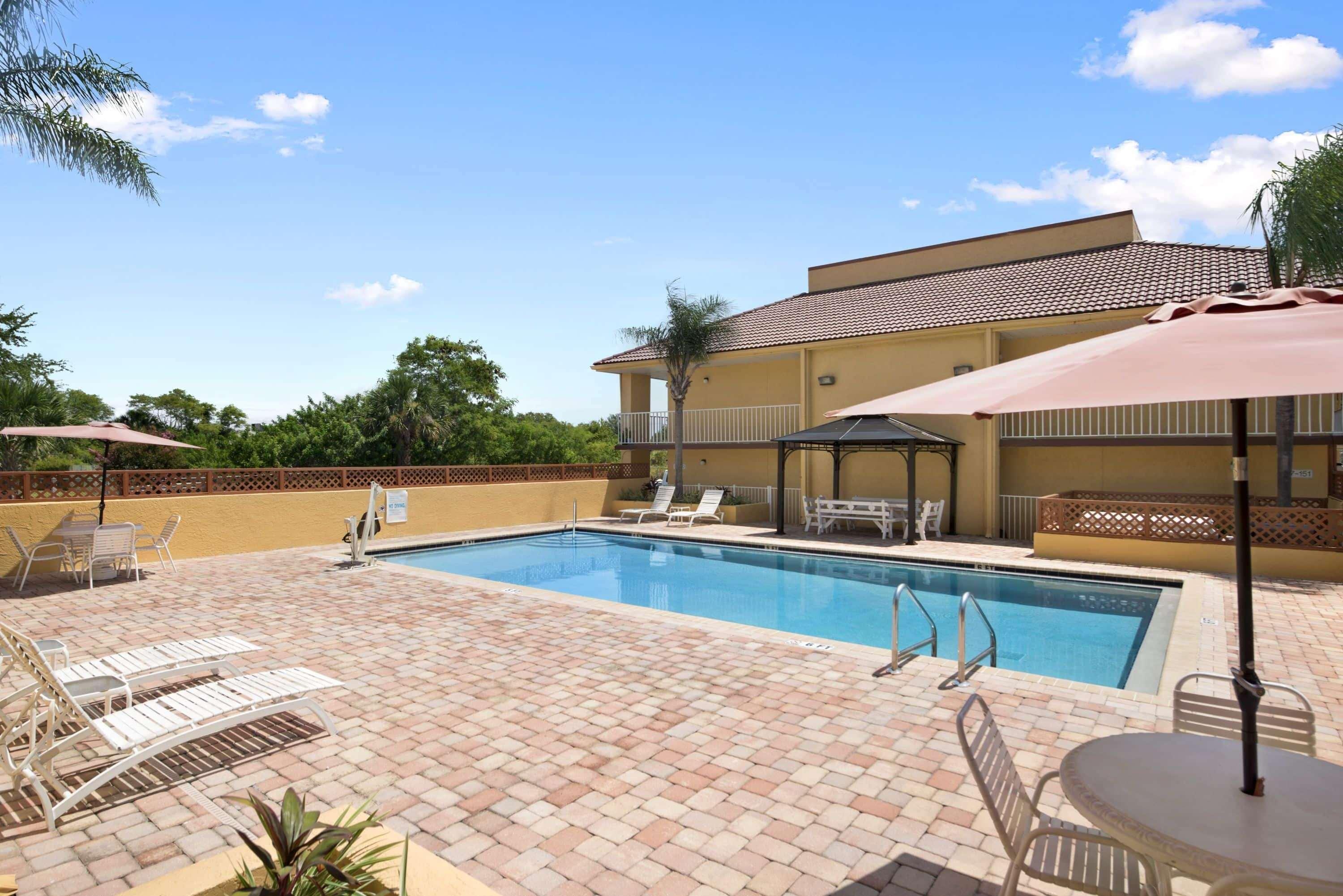 Rodeway Inn Port Richey North Exterior foto